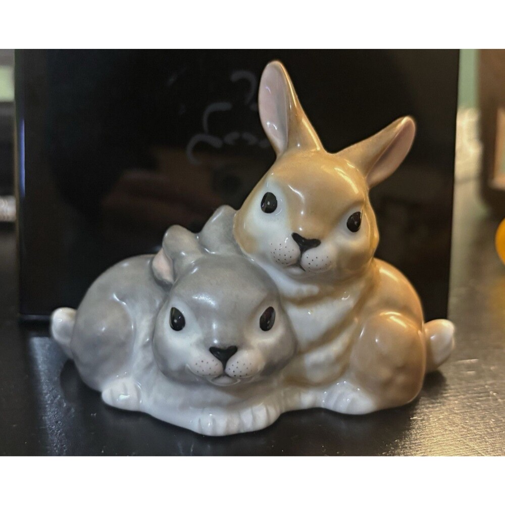 Herend Hungary Handpainted “Snuggling Bunnies” “Cuddling Rabbits” Naturalistic